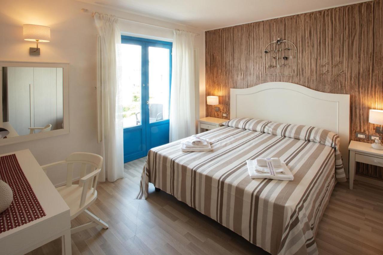 Blue Marine Apartment Pozzallo Bagian luar foto