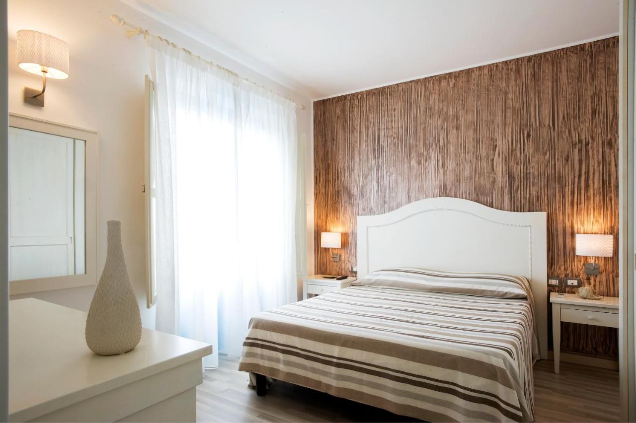 Blue Marine Apartment Pozzallo Bagian luar foto
