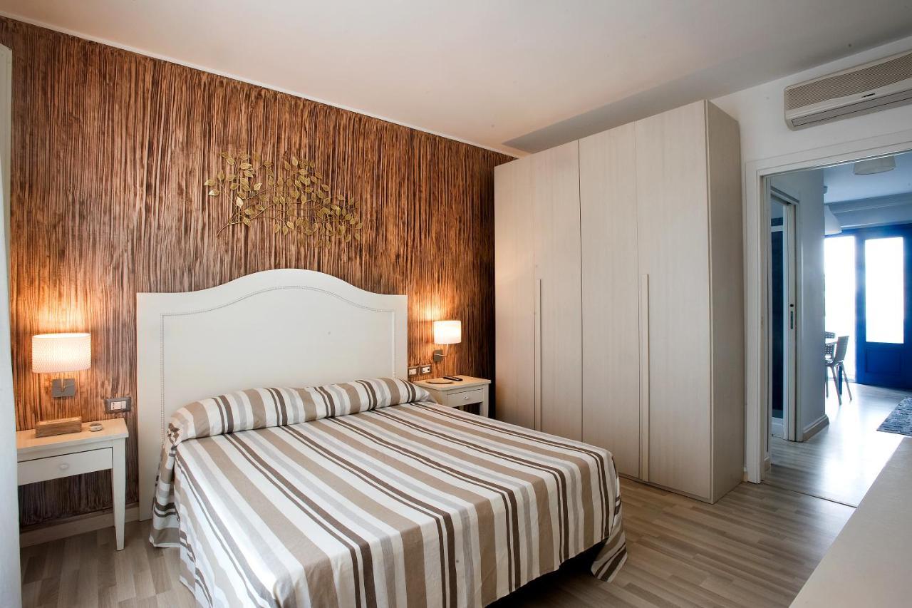 Blue Marine Apartment Pozzallo Bagian luar foto